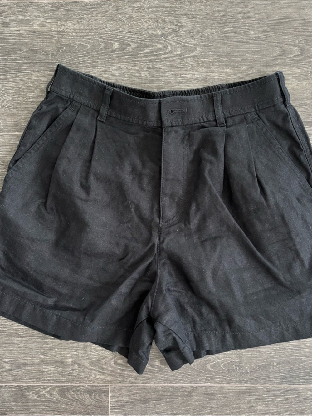 Uniqlo Black Women's Pleated Shorts